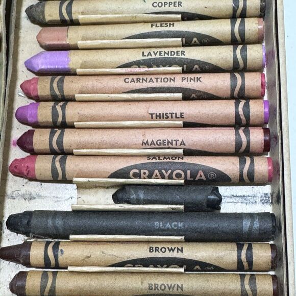 CRAYOLA CRAYONS 1958 BOX OF 72 SHARPENER MANY RARE RETIRED COLORS - Picture 12 of 16